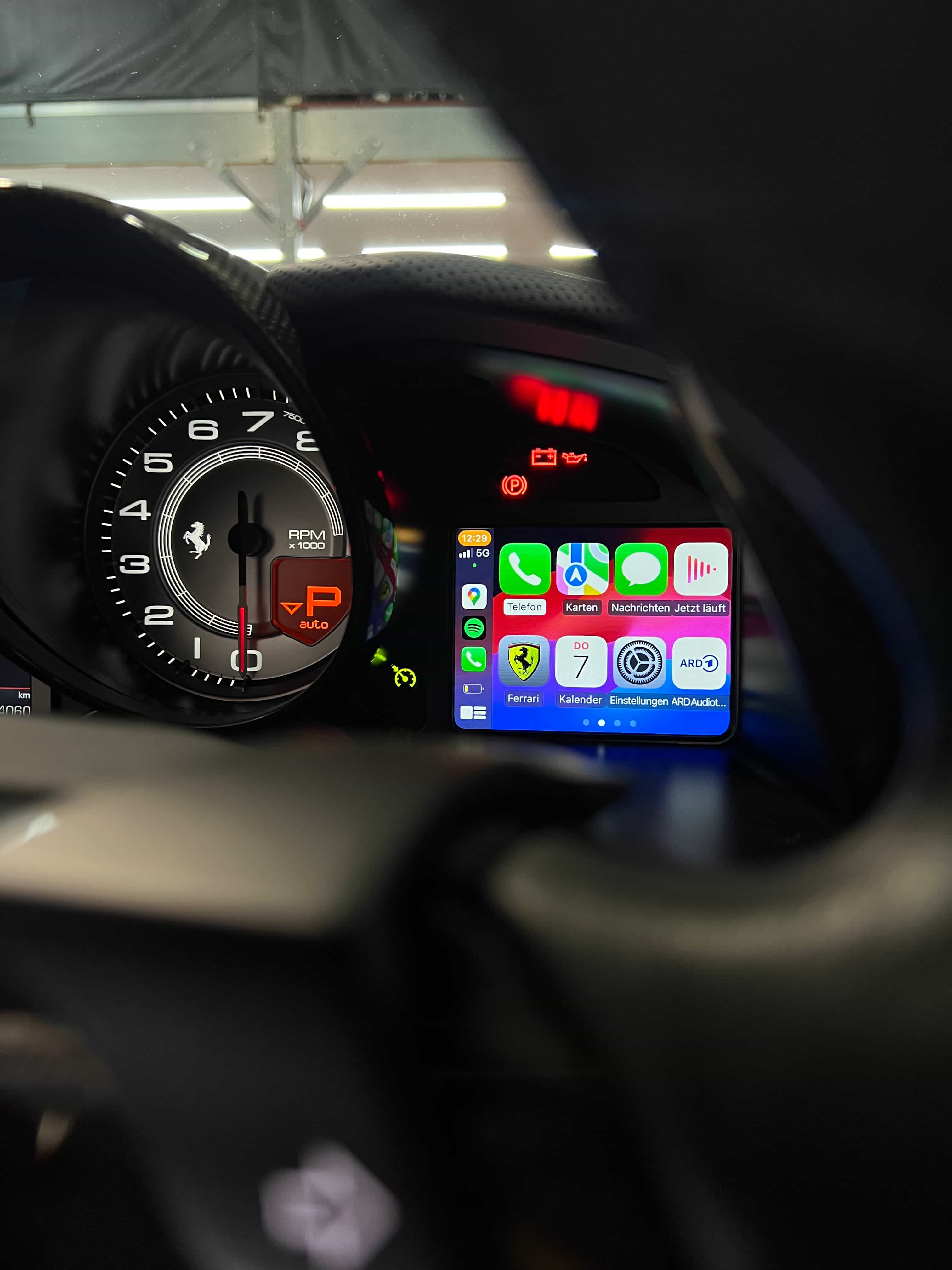 Ferrari 812 Superfast Apple CarPlay & AndroidAuto Nachrüstung